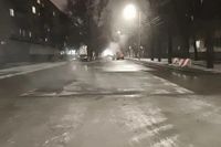 В Волгограде коммунальщики восстановили около 600 кв.м. асфальта