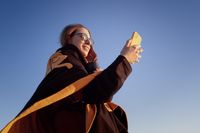 Как выбрать подарок к 8 Марта с помощью нейросетей – Билайн