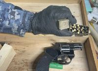 У волгоградца в гараже нашли оружейный арсенал