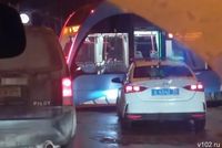 В Волгограде трамвай наехал на сидевшего на рельсах мужчину