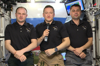 Космонавты с МКС поздравили женщин с 8 Марта