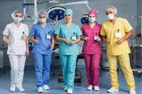 Минздрав предложил раскрасить униформы медиков