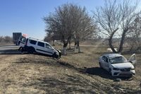 Под Волгоградом иномарка влетела в Renault на федеральной трассе