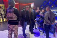 В ночных клубах Волгограда искали наркотики и подростков