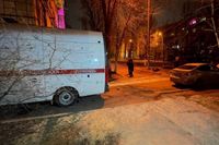 В Волгограде скорая помощь наехала на своего водителя
