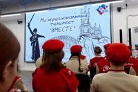 В амфитеатре Волгограда прошел телемост в честь 12-летия присоединения Крыма