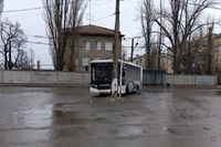 В Волгограде автобус с пассажирами врезался в столб, двое пострадали