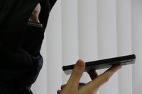 «Мама сказала, что это мошенники»: в Волгограде 17-летний подросток увел в минус телефонных аферистов