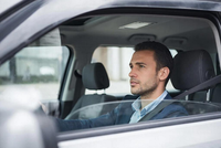 Водители – на Android, пассажиры – на iPhone: Drivee составил аналитический портрет водителя в Волгограде