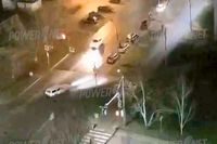 В Волжском засняли лихача, устроившего ночной дрифт у остановки «Школа №35»