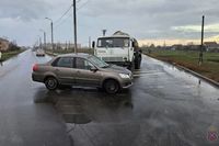 В Волжском ребёнок и двое взрослых угодили в больницу после ДТП с авто-ассенизатором