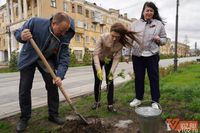 Сотни горожан досрочно вышли на субботники в Волгограде