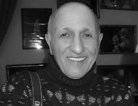 Волгоградский музтеатр сообщил о смерти фотографа-дизайнера Рафаэля Мурадьяна