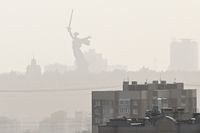 На Волгоград обрушилась апрельская прохлада и мощный ветер