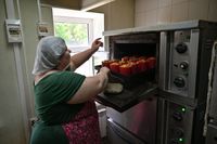 Отмыть дом и напечь гору куличей: как волгоградцы встречают Чистый четверг