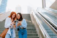 Т2 дарит полгода бесплатной связи новому абоненту и начисляет 2000 рублей тому, кто его пригласил