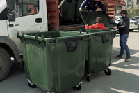В Волгограде и области устанавливают новые мусорные контейнеры