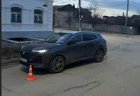 В Камышине электросамокат с подростками врезался в Changan