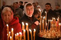 Частица праздника в доме: волгоградцам рассказали, что делать с Благодатным огнем