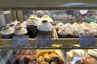 «При малейшем подозрении – в ведро»: профессор рассказал, сколько хранить после Пасхи куличи и яйца