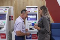 Клиенты Почта Банка могут перевести соцвыплаты в ВТБ