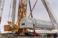 В Волгограде установили 140-тонный центральный вал «Звезды Сталинграда»