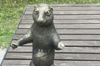 В Волжском вновь покалечили гипсового суслика-читателя