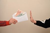 А подпись-то ненастоящая: попытавшегося обмануть банк волгоградца обвинили в мошенничестве