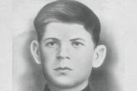 Еще почти мальчишка. Со взрослыми глазами: бросившийся на амбразуру сержант стал Героем Советского Союза