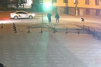 В Волгограде засняли жуткий наезд байкера на школьника у районного ДК