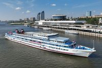 В Волгограде накануне майских праздников растет спрос на речные круизы. Сколько они стоят?