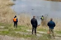 Под Волгоградом водолазы ищут на дне Касатки пропавшего мужчину