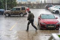 Это точно апрель? Снежный ураган надвигается на Волгоградскую область