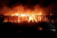 Крупный пожар уничтожил сельский ДК под Волгоградом