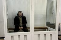 Привели в кандалах: ревнивца-стрелка заключили под стражу за убийство под Волгоградом