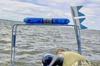 «Видимость практически нулевая»: в Волгограде четвертые сутки ищут пропавшего в шторм рыбака