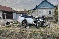 В Волгограде водитель иномарки погиб после лобового тарана опоры ЛЭП