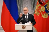 Путин удостоил госнаград глав Кумылжкнского и Чернышковского районов