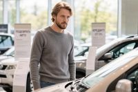 Россияне стали чаще покупать банковские авто и недвижимость