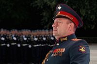 «Приказ командующего – и в путь»: диктором парада Победы в Волгограде станет солист ансамбля ЮВО