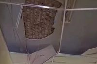 Потолок обрушился в коридоре лицея №6 в Волгограде во время уроков