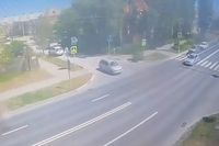 В Волжском собачница сбила школьницу и скрылась с места ДТП ради приёма в ветклинике