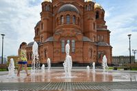 К Волгоградской области подступает летняя жара