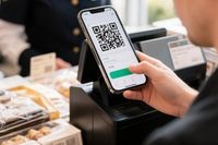 Россиянам в Китае стала доступна оплата покупок и услуг по QR-коду