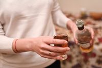 Продажу алкоголя запретят на Последний звонок в Волгограде