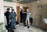 Злостного алиментщика волгоградские приставы вытащили из шкафа