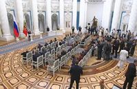 Путин вручил гендиректору СП «Донское» Александру Колесниченко звезду Героя Труда