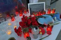 В Камышине создали стихийный мемориал в память о погибших студентах Старобельского колледжа