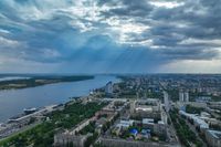 На Волгоград обрушился мощный ливень с ветром