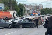 Восемь машин столкнулись на Второй Продольной Волгограда